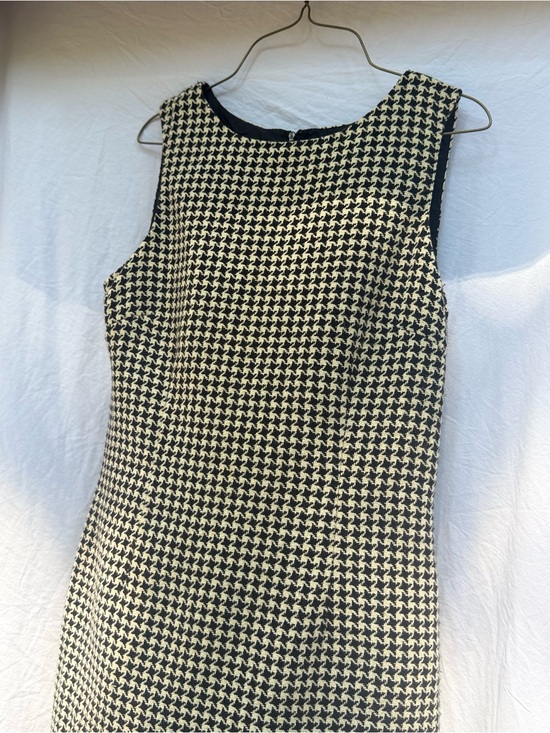 LOFT Dresses & Skirts - LOFT Sleeveless Houndstooth Midi Dress - Black & Cream